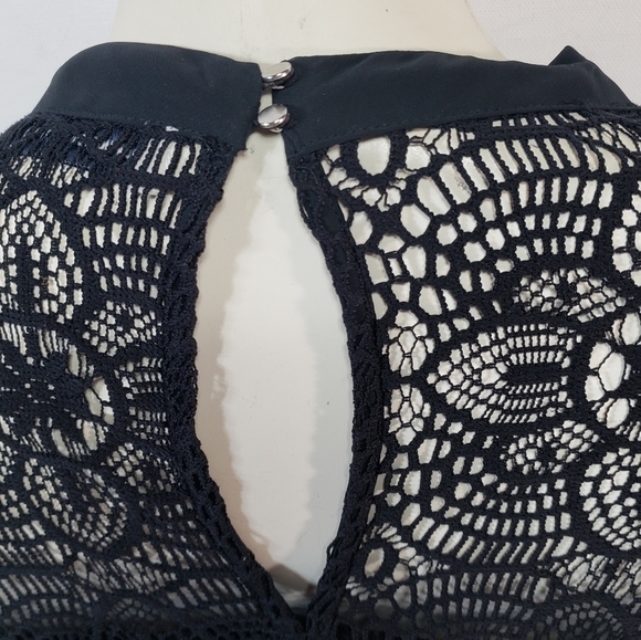 Abercrombie & Fitch Black Ruffled Blouse - Picture 4 of 6